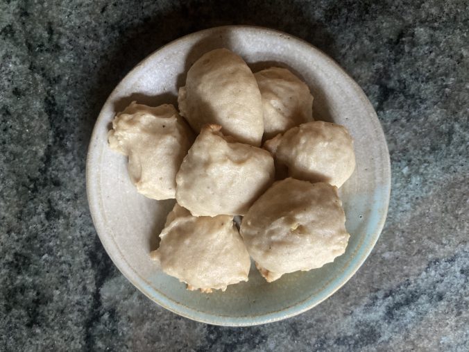 gingerbread on plate